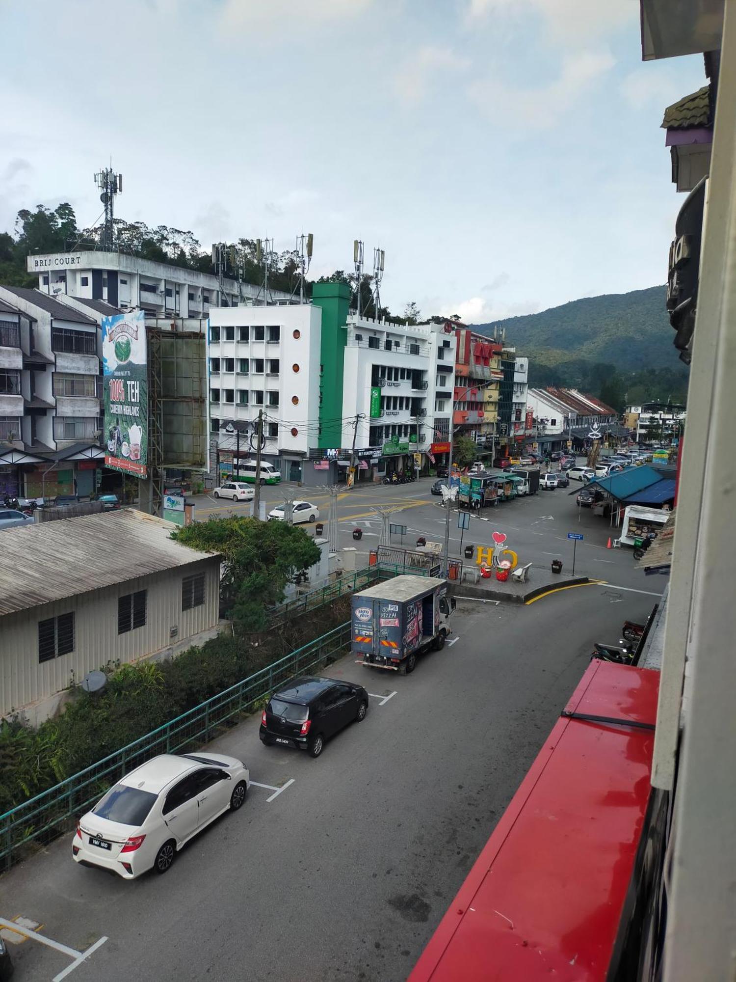 Netasha Holiday Inn ตานาห์ราตา ภายนอก รูปภาพ