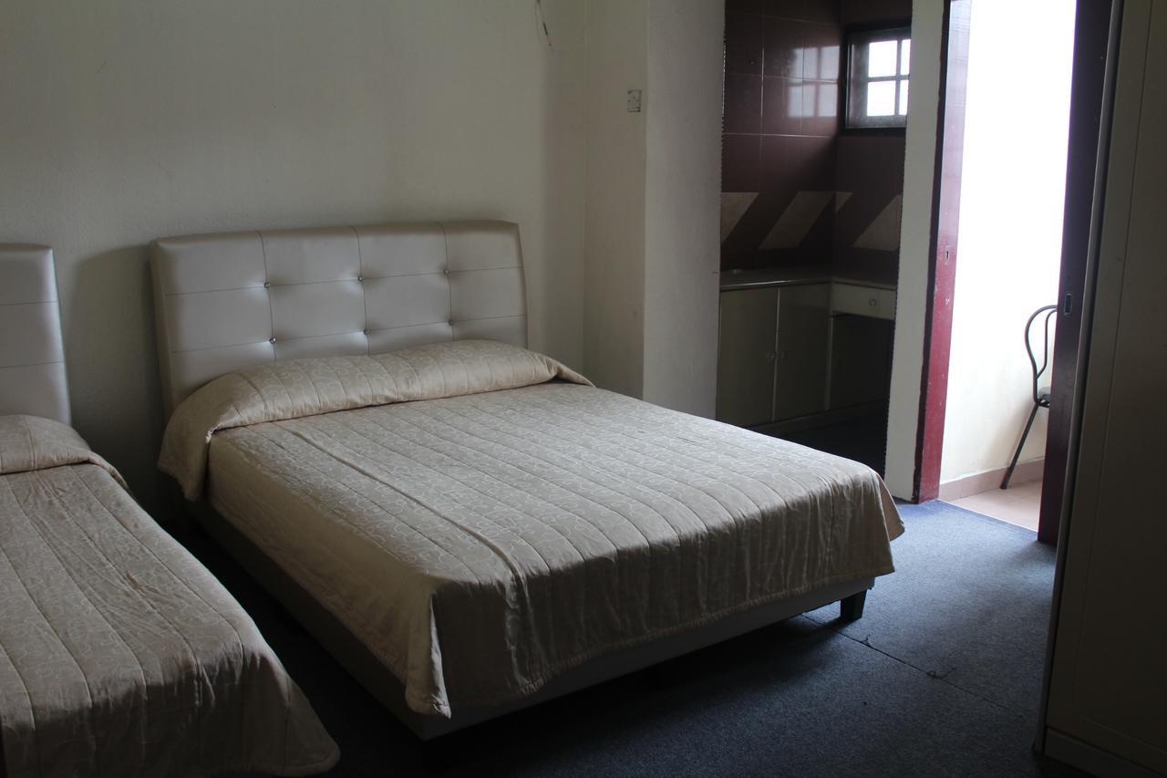 Netasha Holiday Inn ตานาห์ราตา ภายนอก รูปภาพ